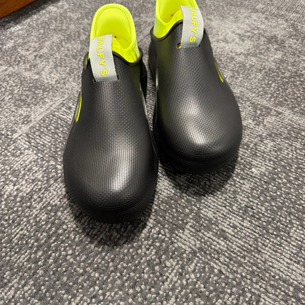 Ralphys S1 slipper size 9